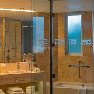 Deluxe Zimmer mit Kingsize-Bett und mit Ozeanblick